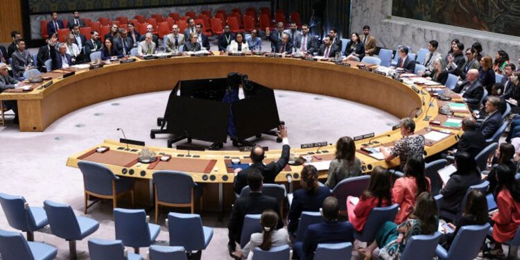 Consejo de la ONU reimpone sanciones a Irán por incumplir acuerdo nuclear