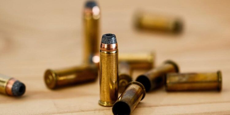 Continúa búsqueda del sospechoso de tiroteo en Kentucky que dejó cinco heridos