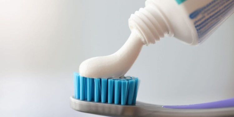 Crean pasta dental con sargazo en Puerto Rico para prevenir caries