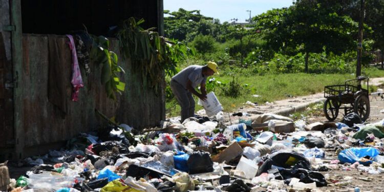 Crisis sanitaria en El Almirante Caña por basura y filtrantes colapsados
