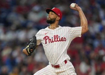 Cristopher Sánchez firma extensión con Filis