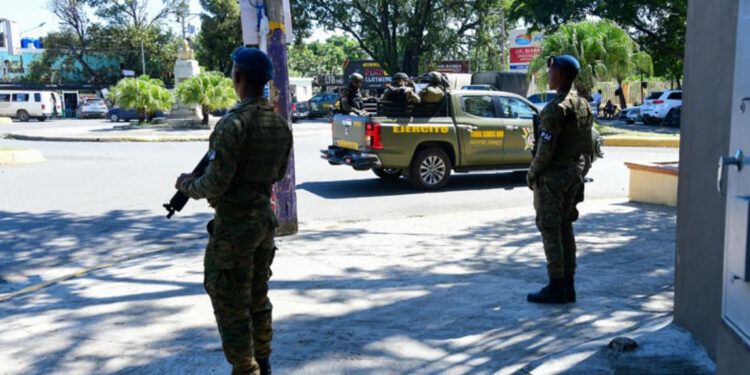 Critican despliegue militar en San Cristóbal por “show mediático”