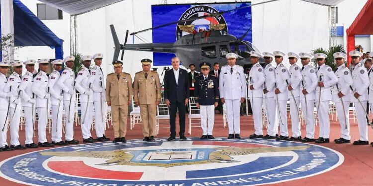Cuarenta cadetes se gradúan de la Fuerza Aérea Dominicana