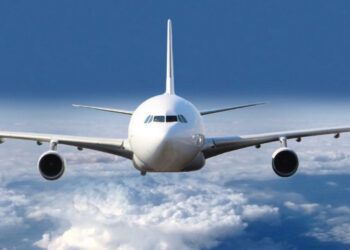 Cuatro aeromozos se declaran culpables de contrabandear millones del narcotráfico