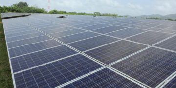 Cuba acelera instalación de paneles solares ante crisis energética