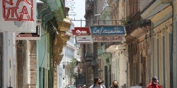 Cuba implementa modelo de economía de guerra para mitigar crisis