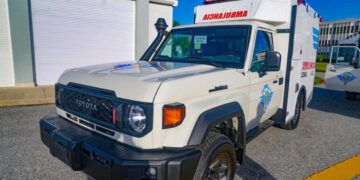 Defensa entrega ambulancias ensambladas localmente al CESAC