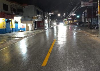 Defensa Civil inicia evacuaciones preventivas en Barahona por huracán Beryl.