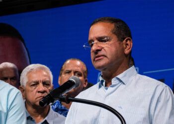 Demandan al gobernador de Puerto Rico por independencia energética