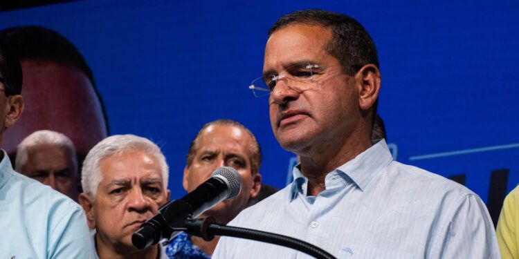 Demandan al gobernador de Puerto Rico por independencia energética