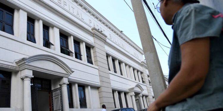 Demandan terminar área de emergencia del Padre Billini