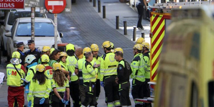 Derrumbe de edificio en obras deja heridos y desaparecidos en Madrid