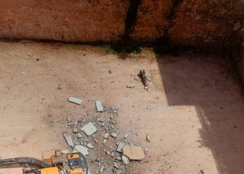 Derrumbe en obra causa alarma en Rómulo Betancourt