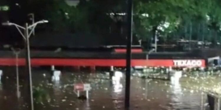 Desborde del río Lebrón afecta Autopista Duarte