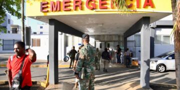 Designan agentes migratorios en hospitales para atender pacientes extranjeros