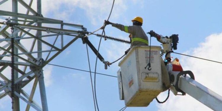 Desmantelan conexión ilegal de empresa en SDE que causó pérdidas millonarias