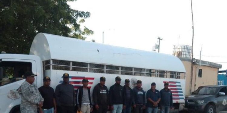 Detienen a más de 2,000 haitianos indocumentados y repatrian 1,055