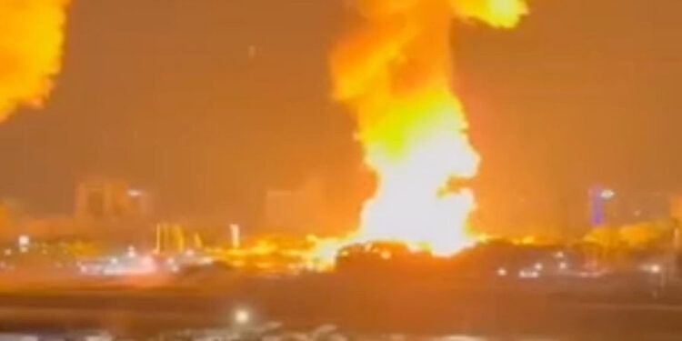 Detonaciones sacuden Caracas en medio de tensión con EE. UU.