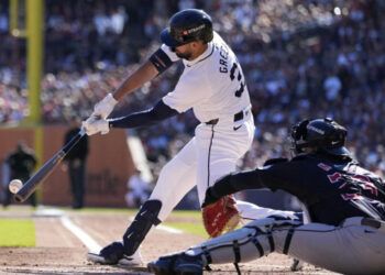 Detroit blanquea a Cleveland y toma ventaja 2-1 en la serie