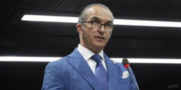 Diputado Gory Moya se querella contra comunicador por difamación