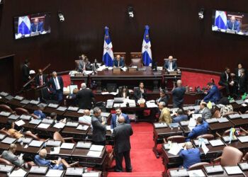 Diputados aprueban en primera lectura modificación de su reglamento interno.