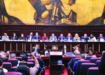 Diputados esperan formalización del retiro de la reforma fiscal