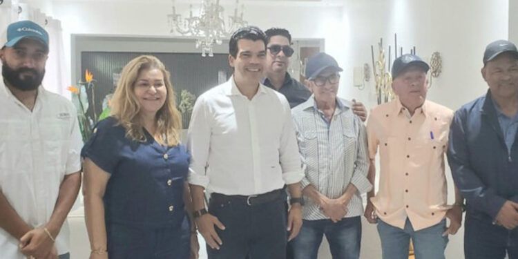 Director de Inapa supervisa acueducto dual en Ocoa