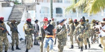 Disturbios por marcha en Friusa dejan represión policial y tensión