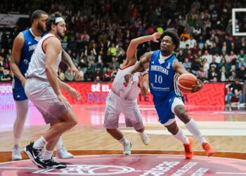 Dominicana deja escapar ventaja y cae 89-88 ante México