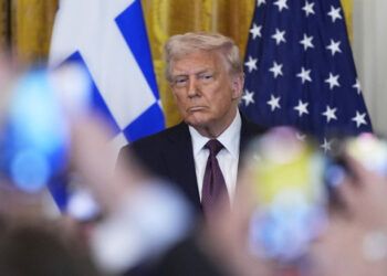 Donald Trump impone arancel del 10 % a Latinoamérica y Asia