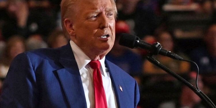 Donald Trump nombra al sheriff de Florida como nuevo jefe de la DEA