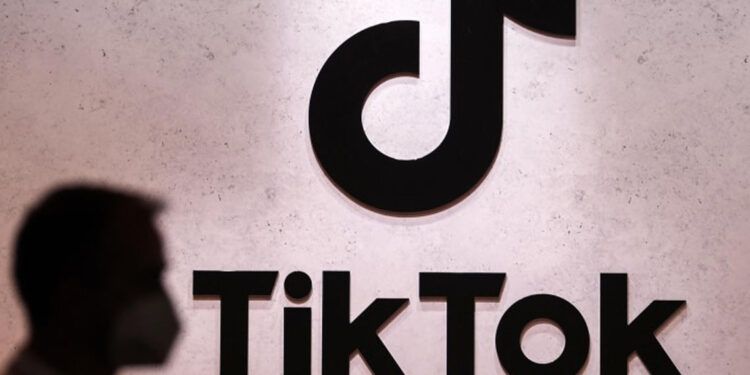 Donald Trump otorga 75 días más a TikTok para cerrar acuerdo