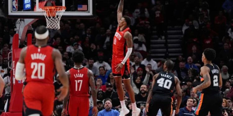 Doncic se luce en Denver y Spurs caen en Houston