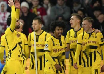 Dortmund vence a Lille y avanza a cuartos de la Champions