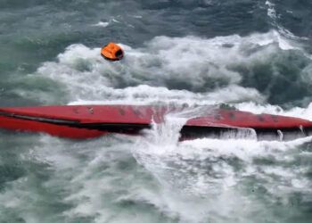 Dos muertos y tres desaparecidos tras naufragio de barco en Japón