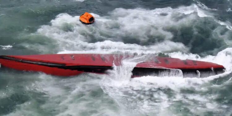 Dos muertos y tres desaparecidos tras naufragio de barco en Japón