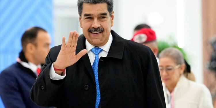 Maduro pide paz a Trump ante amenaza militar: “No crazy war, please!”