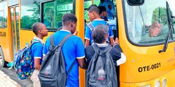 Educación ordena abrir escuelas a las 6:30 a. m.