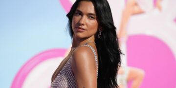 Dua Lipa y Elton John piden proteger derechos ante avance de la IA