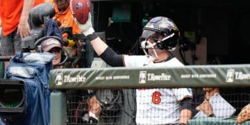 Dylan Beavers deja en el terreno a los Rays con jonrón en el noveno