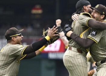 Dylan Cease lanza juego sin hit ante los Nacionales