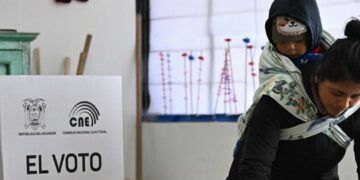 Ecuador abre votación presidencial entre Noboa y González
