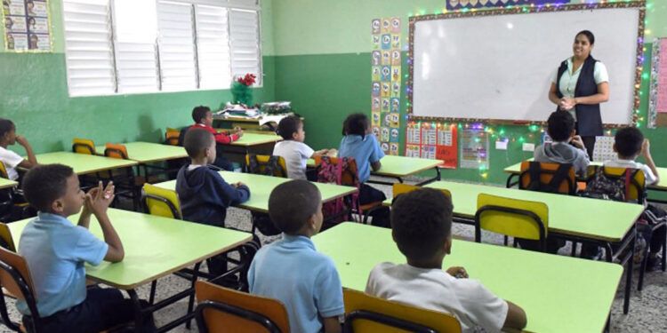 Educación fija el 25 de agosto para inicio del próximo año escolar
