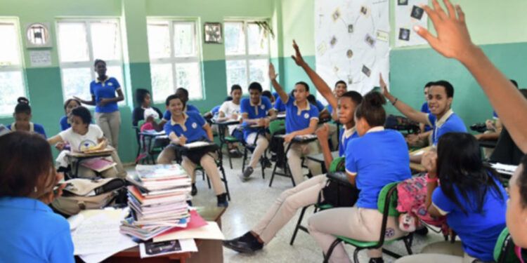 Educación llama a respetar calendario escolar pese a cierre anticipado en algunas escuelas