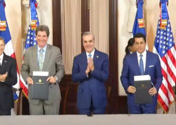 EE.UU y RD firman acuerdo de Cielos Abiertos