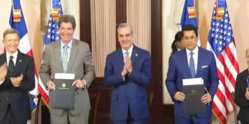 EE.UU y RD firman acuerdo de Cielos Abiertos
