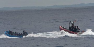 EEUU intercepta yola en Canal de la Mona con 66 migrantes de RD, Haití y Rumanía