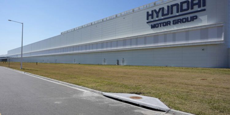 EEUU liberará a surcoreanos detenidos en redada en fábrica de Hyundai