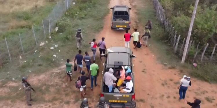 Ejército detiene a 18 haitianos indocumentados en Monción