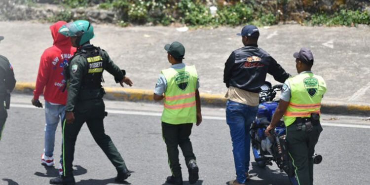 El 80% de motoristas en el país no usa casco protector